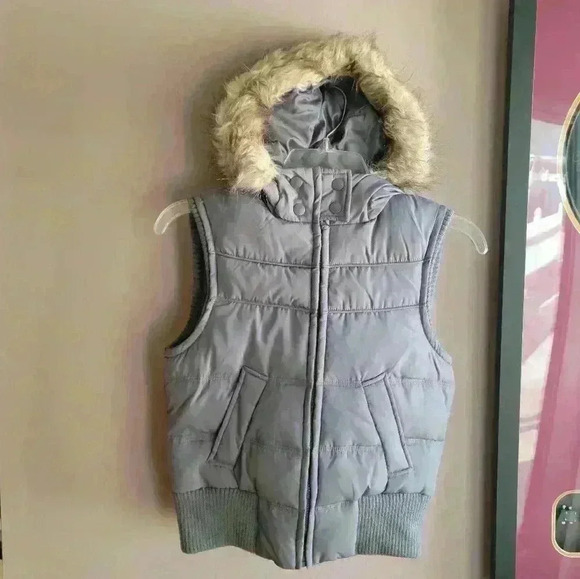 Aeropostale Gray Removable Faux Fur Trim Feather Down Women Vest Size: Small - Picture 1 of 11